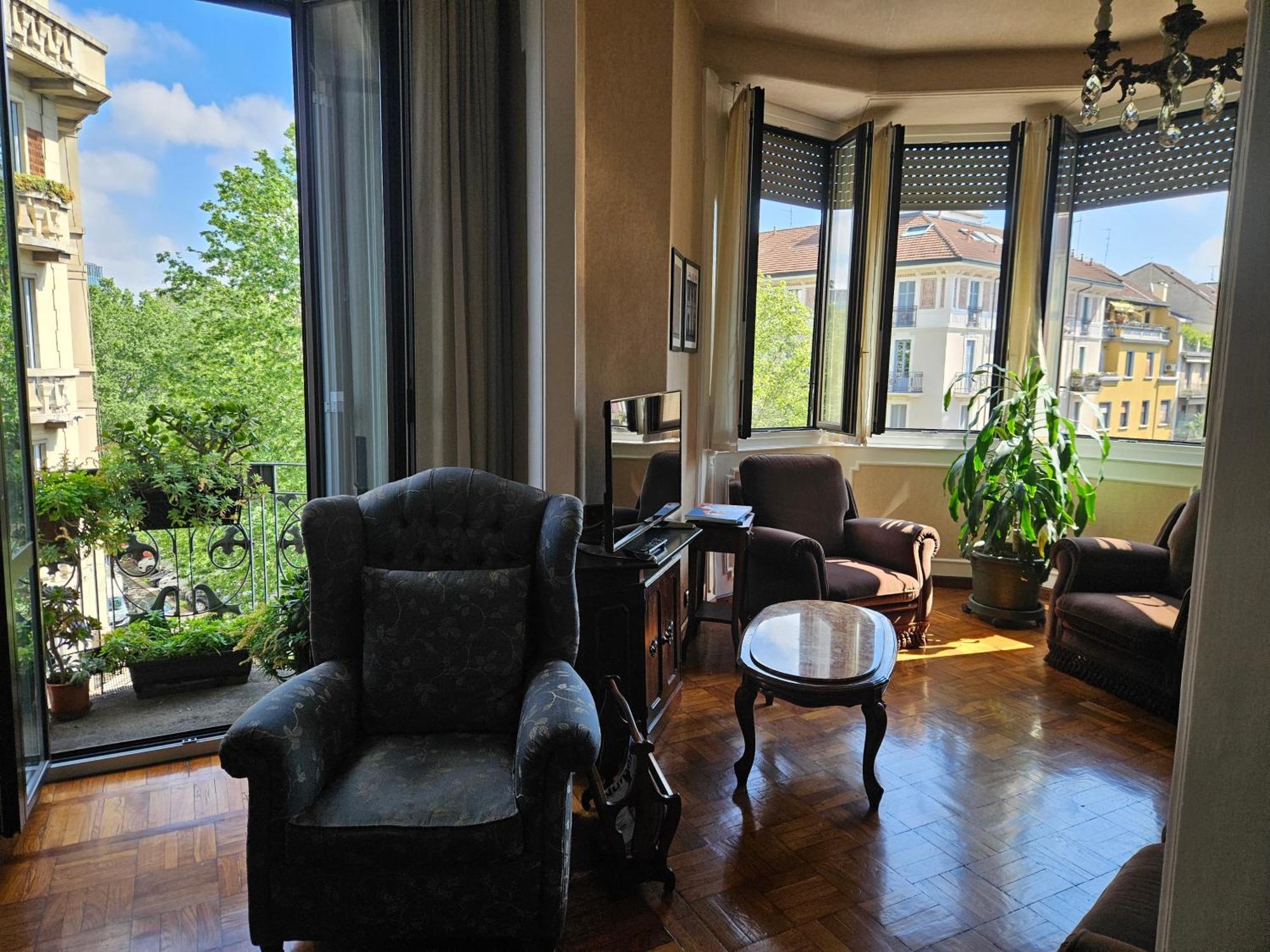 Homegallery - Elegante Appartamento Milanese Ngoại thất bức ảnh