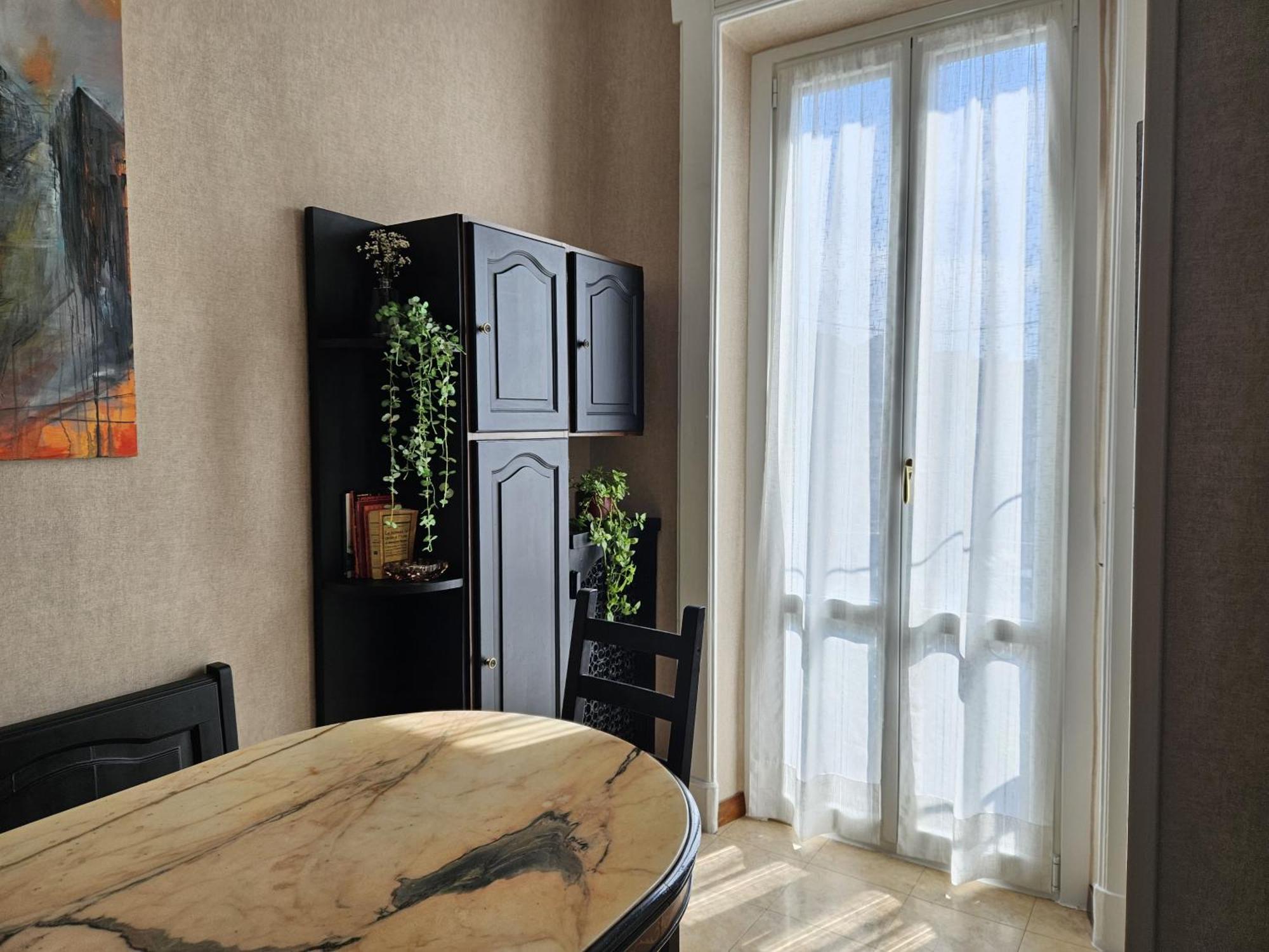 Homegallery - Elegante Appartamento Milanese Ngoại thất bức ảnh